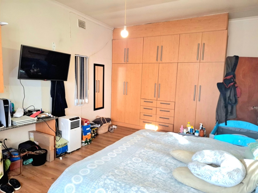 5 Bedroom Property for Sale in Oakdale Western Cape